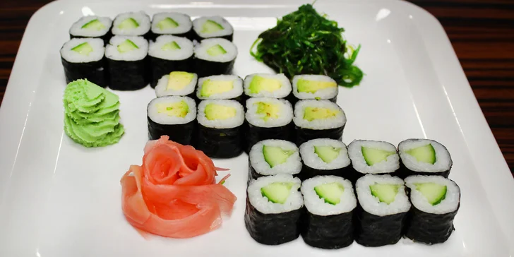 Pochutnejte si na sushi setech: 24–52 ks s lososem, krabem i čistě vegetariánské