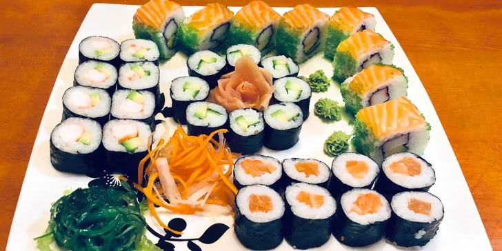 Pochutnejte si na sushi setech: 24–52 ks s lososem, krabem i čistě vegetariánské