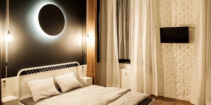 Konec léta či podzim na pražském Smíchově: pobyt v hotelu se snídaní
