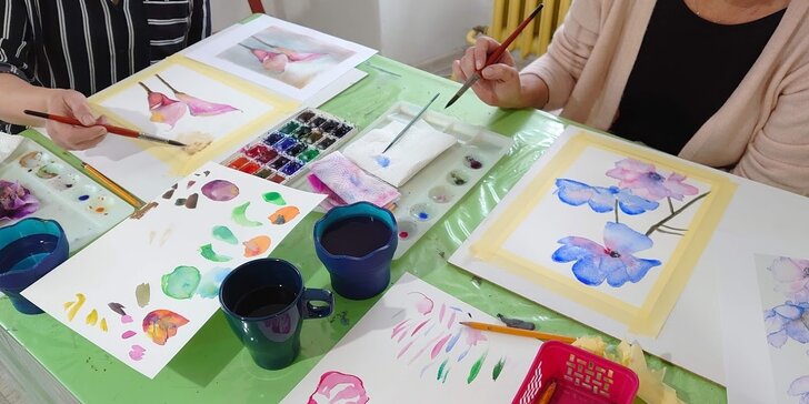 Výtvarné kurzy pro začátečníky: malování akvarelem či kurz kreativního písma