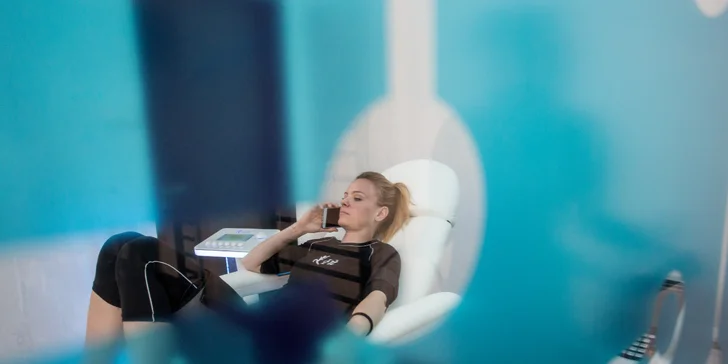 EMS terapie na přístroji Beauty & Slim: pro horní či dolní polovinu těla