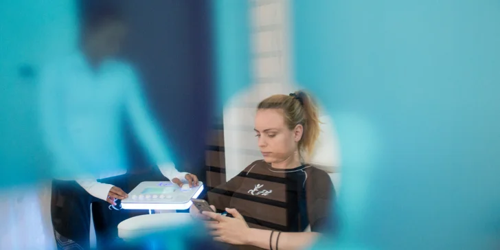 EMS terapie na přístroji Beauty & Slim: pro horní či dolní polovinu těla