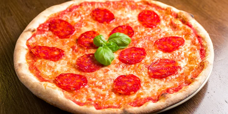 Jedinečná bezlepková pizza z cuketového těsta nebo klasická pizza dle výběru