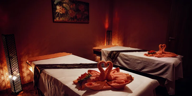 Orientální masáž bylinnými měšci pro jednotlivce i pár: 60 nebo 90 minut