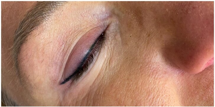 Permanentní zkrášlení: tetování obočí nebo očních linek, korekce po 6 týdnech