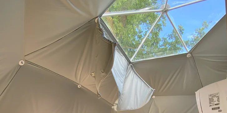 Užijte si glamping: vymazlené iglú u Prachovských skal a snídaně až pro 4