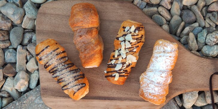 Kremrolky dle výběru s různými náplněmi: borůvka, skořice i slaný karamel