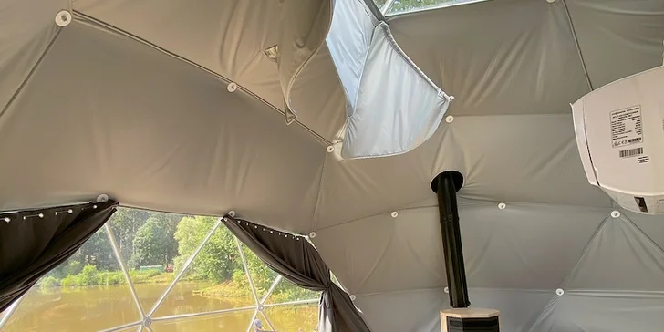 Užijte si glamping: vymazlené iglú u Prachovských skal a snídaně až pro 4
