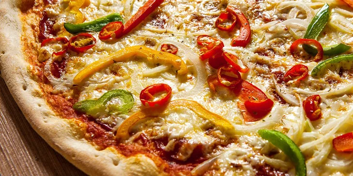 Dvě pizzy podle výběru z 19 druhů a navíc italská zázvorová limonáda, na 15 pobočkách nebo rozvoz zdarma