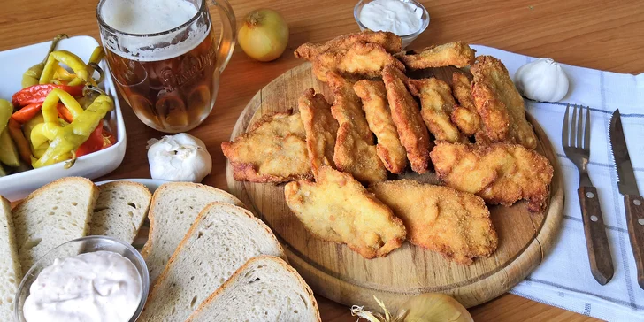 Rozvoz po celé Ostravě: 1 nebo 2 kg kuřecích a vepřových řízků s chlebem a 2 dipy