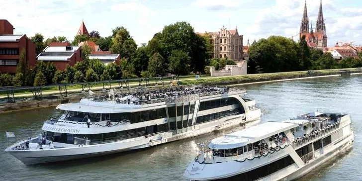 Regensburg a křišťálové lodě. Unikátní plavba křišťálovou lodí do chrámu Walhalla.