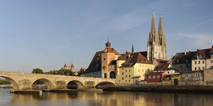 Regensburg a křišťálové lodě. Unikátní plavba křišťálovou lodí do chrámu Walhalla.