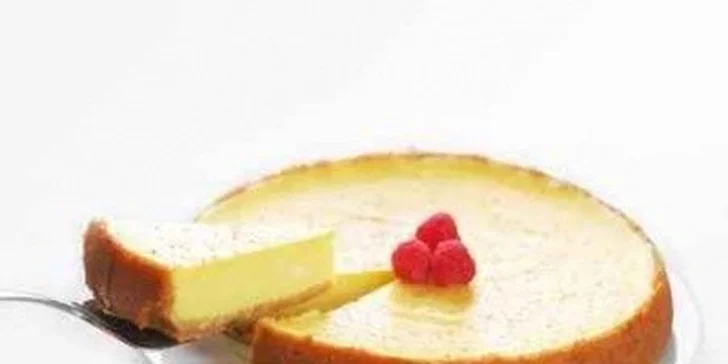 229 Kč za celý velký dort s ovocem a oříšky nebo lehoučký cheesecake. Poctivé dobroty pro slavnostní chvíle i všední dny se slevou 50 %.