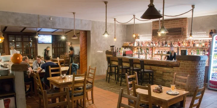 2x pizza dle výběru z celého menu: pikantní, hawai, salámová, sýrová i kuřecí