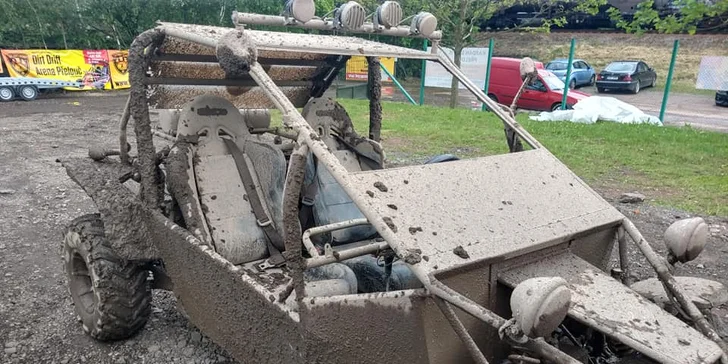 Buginy pro děti i dospělé: jízdy na 3× 5 minut po šotolinové dráze u Přelouče