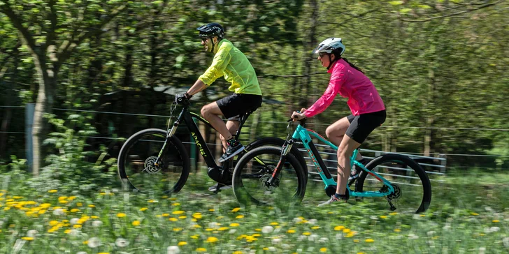 Vyrazte na cyklovýlet: půjčení elektrokola na 4 hodiny nebo na celý den
