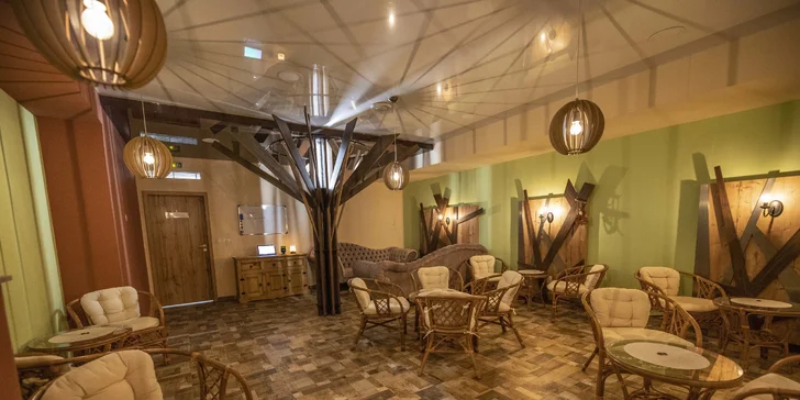 Hodina relaxace: velký saunový svět s 10 druhy saun, vířivkami a intimní atmosférou