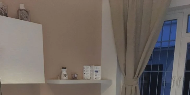 Účinné ošetření akné či vrásek peelingem s kys. mandlovou, hyaluronem a kolagenem