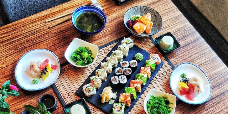 Japonské degustační menu: 5 či 6 chodů pro dva, polévka, sushi, zmrzlina i saké