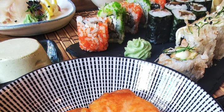 Japonské degustační menu: 5 či 6 chodů pro dva, polévka, sushi, zmrzlina i saké