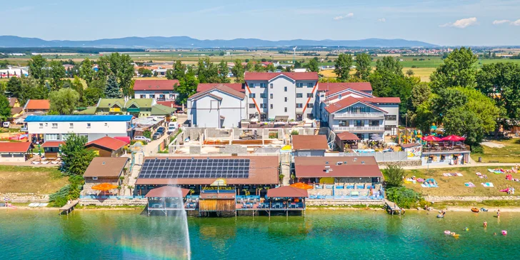 Pobyt u Slunečných jezer s polopenzí, wellness i vstupem do aquaparku