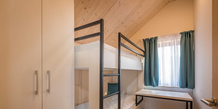 DeLuxe chaty se soukromou finskou saunou a vířivkou pro 4–9 osob v Demänové, strava a vstup do Fun Centra