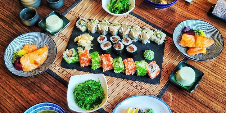 Japonské degustační menu: 5 či 6 chodů pro dva, polévka, sushi, zmrzlina i saké