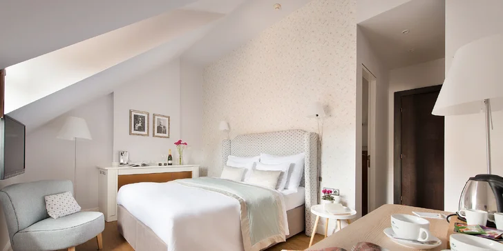 Historická Praha: romantický pobyt se snídaní v design hotelu na Malé Straně