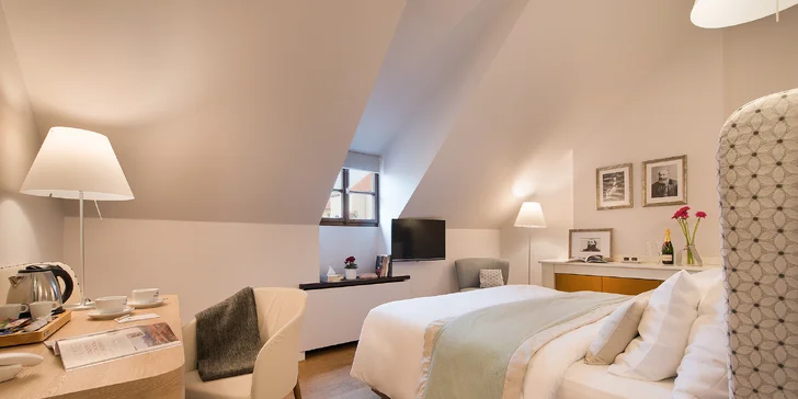 Historická Praha: romantický pobyt se snídaní v design hotelu na Malé Straně