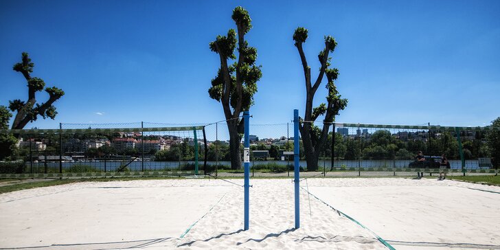 Pronájem hřiště na plážový volejbal v areálu Císařská louka: 1 nebo 2 hodiny hry