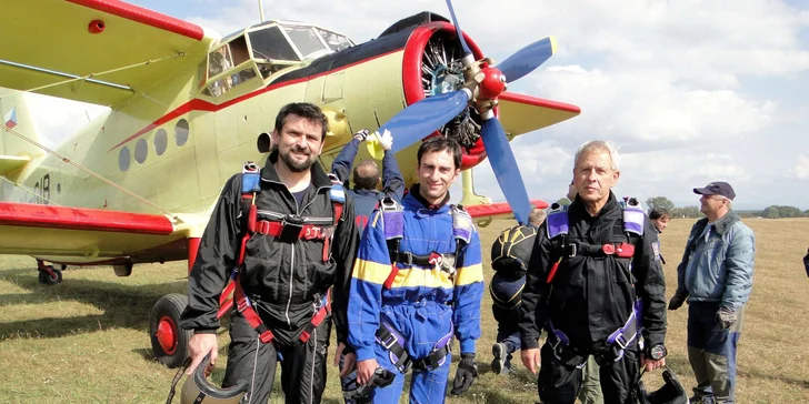 Záloha za parašutistický výcvik na letišti v Mladé Boleslavi pro jednoho nebo partu