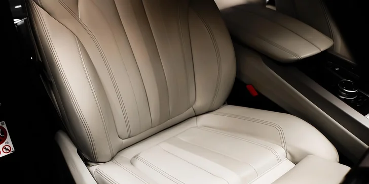 Běžné či detailní čištění interiéru nebo i exteriéru auta