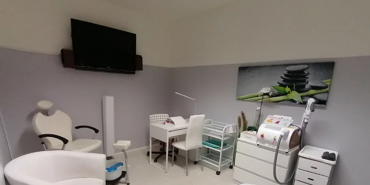 60minutová masáž dle výběru a úprava obočí, lifting nebo IPL epilace