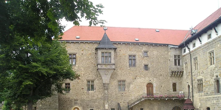 Vstupenka na představení Dívčí Válka na Vodním hradě Budyně nad Ohří