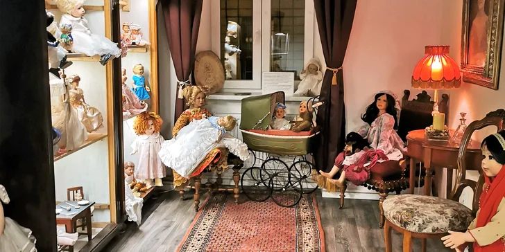 Vstup na výstavu historických i uměleckých panenek z celého světa