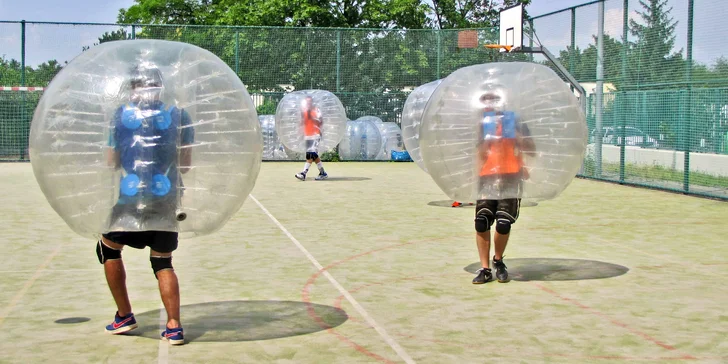 Užijte si hodinu nafouknuté zábavy: Bubble Football až pro 10 kamarádů