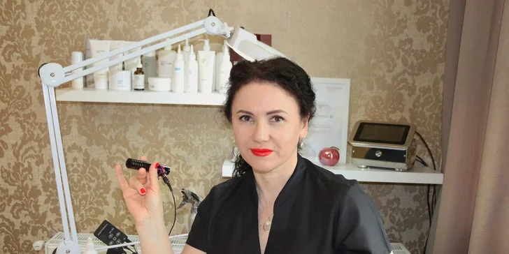 Udělejte něco jen pro sebe: permanentní make-up obočí a rtů vč. konzultace
