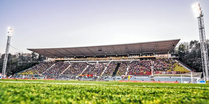 Celosezonní permanentka na Duklu: klasická sedačka i VIP nebo skybox s občerstvením na Julisce