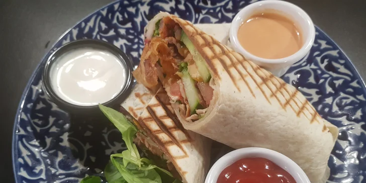 Falafel tortilla, kebab v tortille či s hranolky nebo cheesesteak pro jednoho