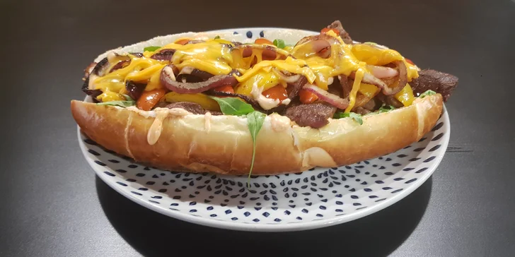 Falafel tortilla, kebab v tortille či s hranolky nebo cheesesteak pro jednoho