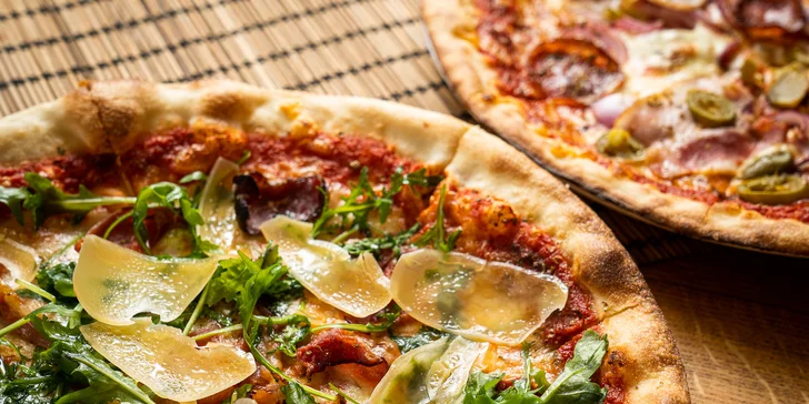 2x pizza dle výběru z celého menu: pikantní, hawai, salámová, sýrová i kuřecí