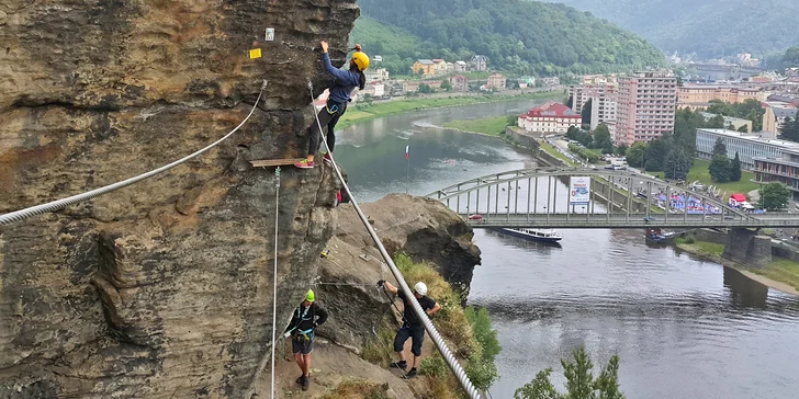 Pro horolezecké dobrodruhy: půldenní kurz bezpečného via ferrata lezení v Děčíně pro začátečníky