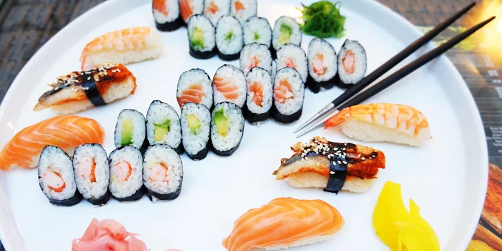 20 nebo 30 kousků sushi u Janáčkova divadla: losos, kreveta i avokádo a úhoř