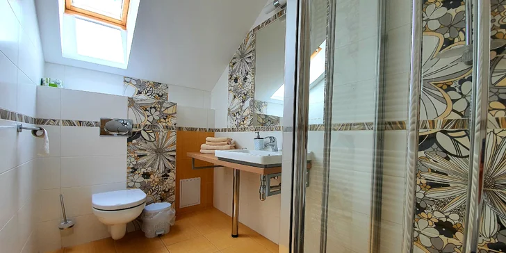 Za turistikou k Bešeňové: útulný hotel se zahradou a dětským hřištěm i hernou, snídaně či polopenze