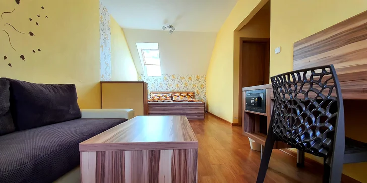 Za turistikou k Bešeňové: útulný hotel se zahradou a dětským hřištěm i hernou, snídaně či polopenze