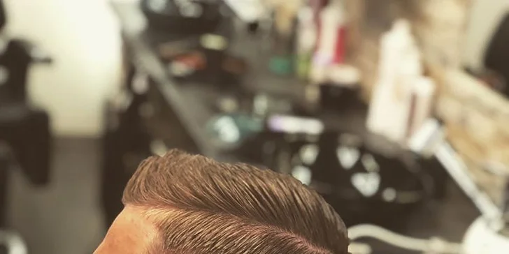 Barber u Bílé labutě: klasický střih i s holením břitvou či kompletní proměna muže