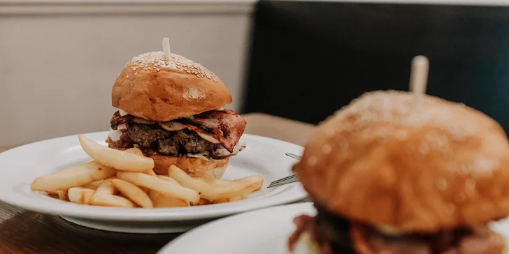 Beefburger z vyzrálého hovězího a hranolky pro 1 nebo 2 osoby