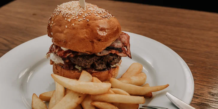 Beefburger z vyzrálého hovězího a hranolky pro 1 nebo 2 osoby