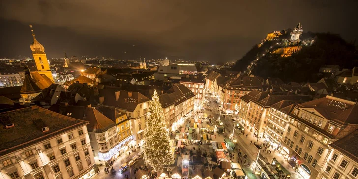 Výlet na adventní trhy v Grazu: ledový betlém i největší adventní kalendář světa