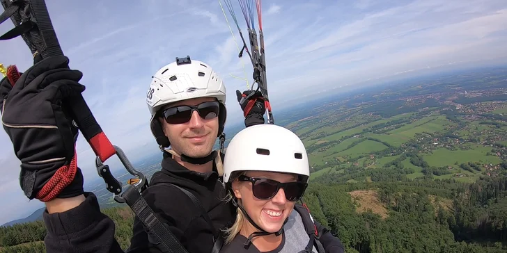 Tandemový paragliding: adrenalinový let v Beskydech či na Slovensku
